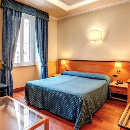Verona 3* רומא
