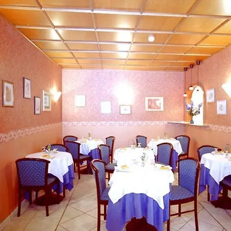 Verona 3* روما